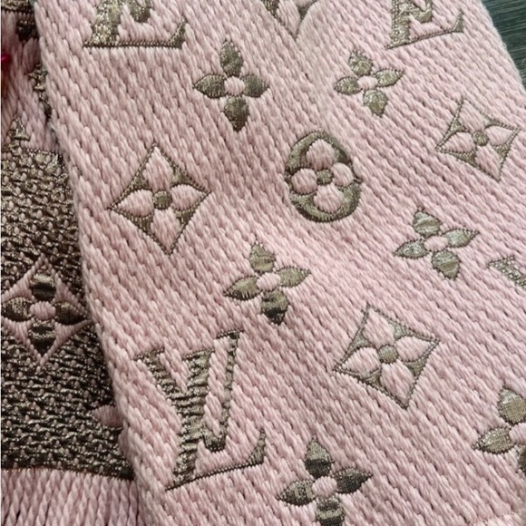 Louis Vuitton Pink Wool Silk Logomania Shine Scarf - Picture 3 of 5